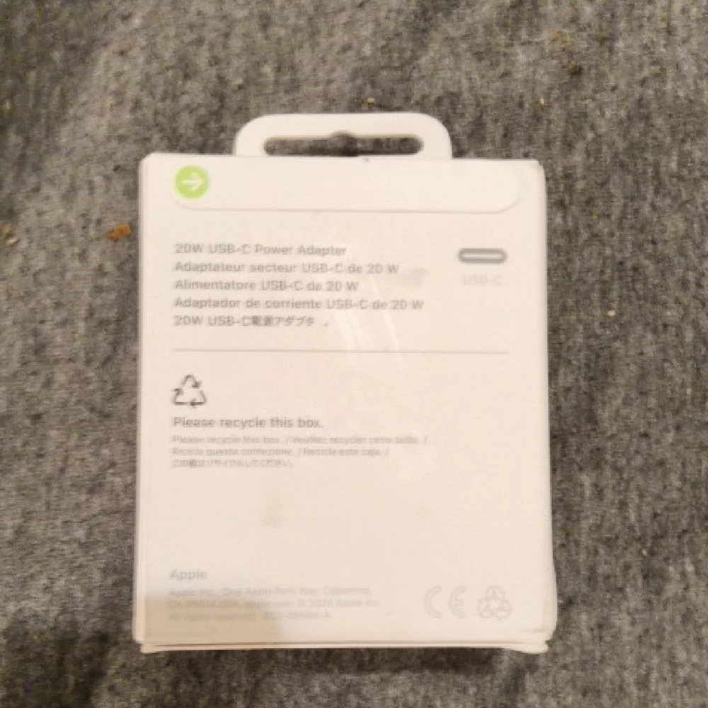 Apple USB-C Power Adapter 20W - Classic White